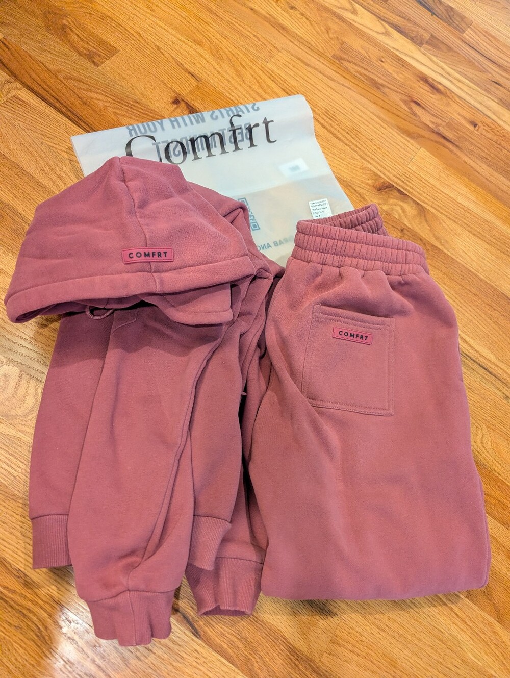 Comfrt Berry M Airplane Mode Set